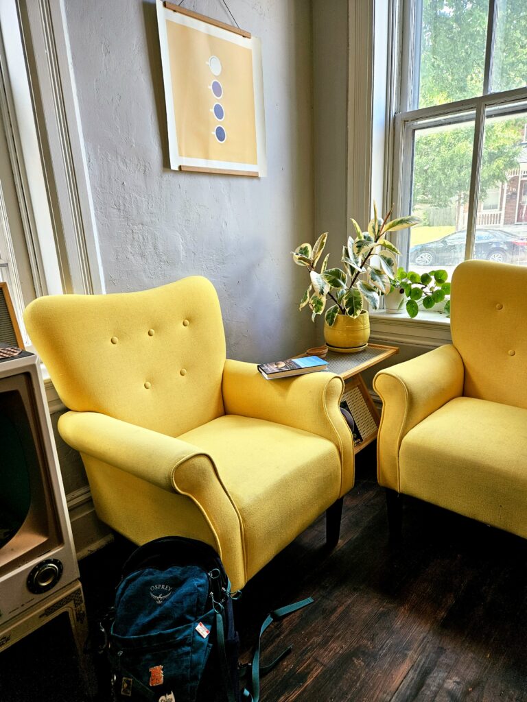 I DO want to spend time in this coffee shop